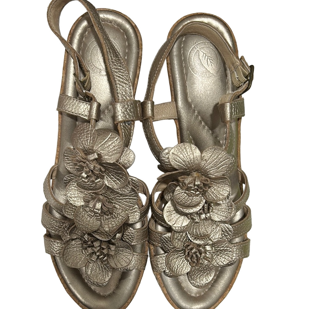 Nurture by Lamaze metallic  Floral Sandals size 9.5 GUC